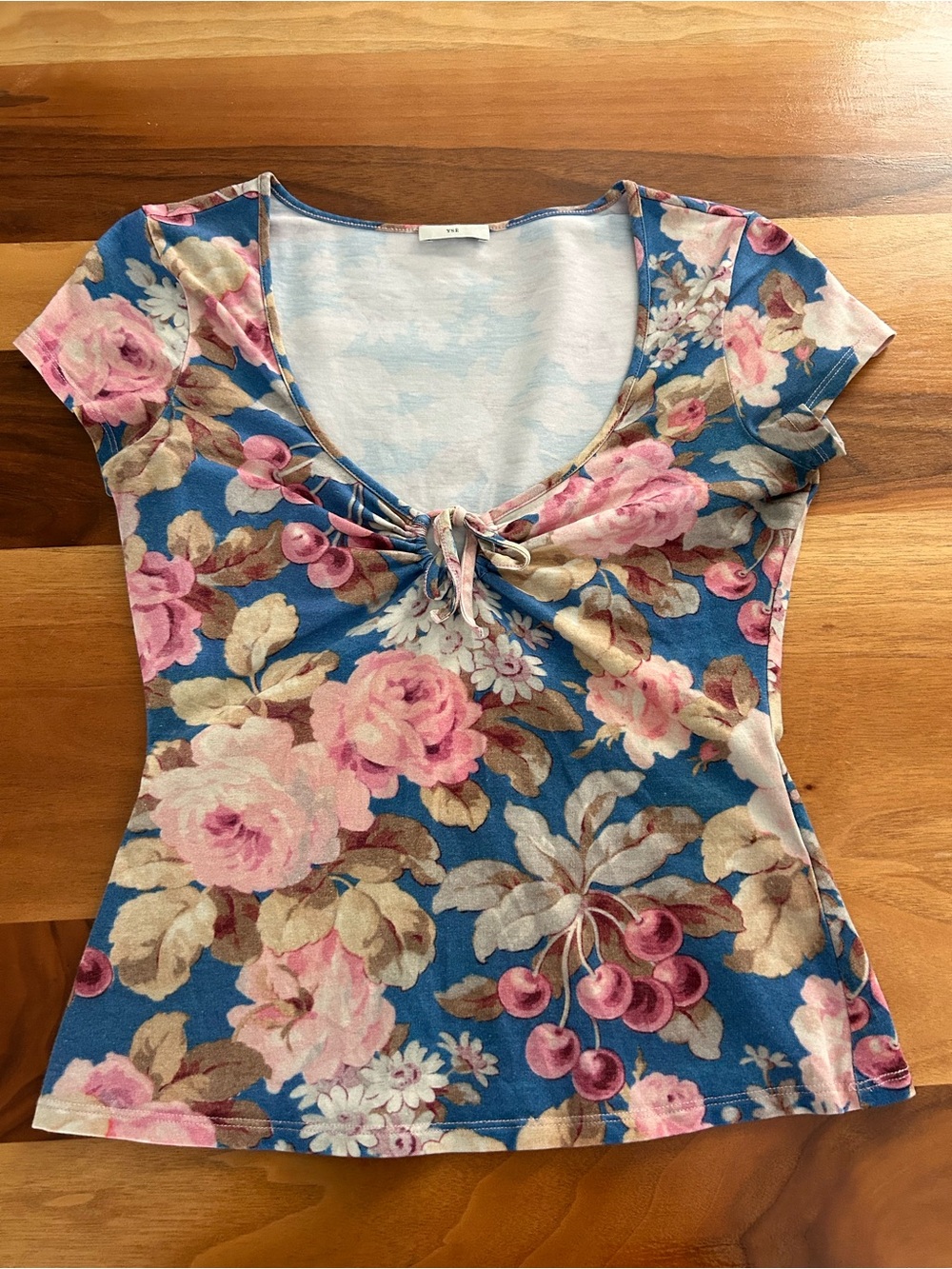 YSE Paris floral keyhole top Size XS